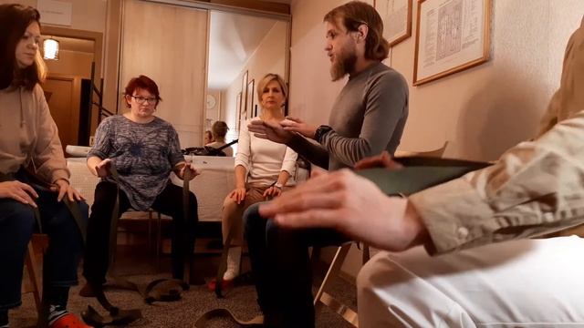 Упражнения с ремнями остеокинезис с Василием смотреть онлайн