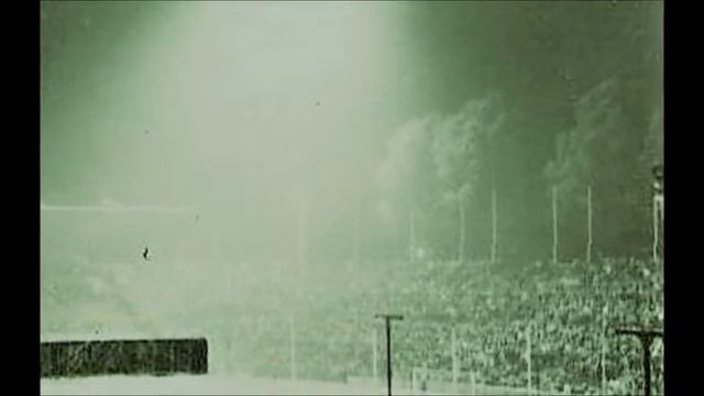 Sascha Gutzeit - DER MANN, DER KEINE BÜCHSE WARF [Hörprobe - Auf der Tribüne] смотреть онлайн