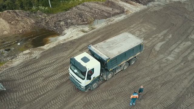 Renault Kerax 8x4 Meiller Kipper - Drone video смотреть онлайн