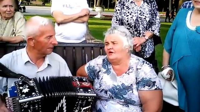 ИГРАЙ ГАРМОНЬ ДУШЕВНАЯ! Когда гармонь играет по округе. смотреть онлайн