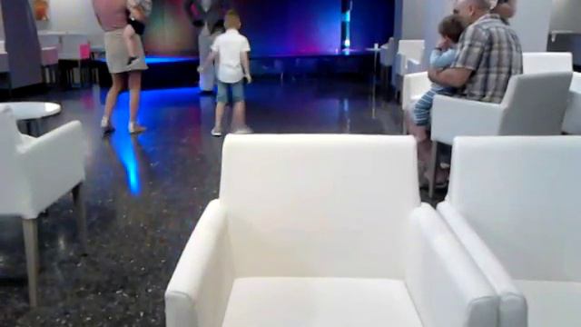 Scott dancing in Palma nova смотреть онлайн