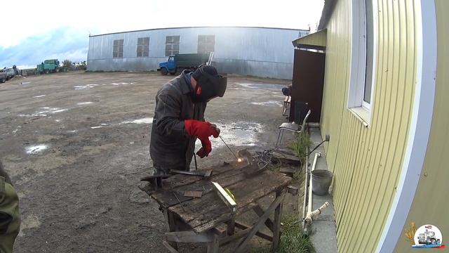 Нашел себе "новый" трактор. Реставрация лемехов плуга ПЧ-2,5. смотреть онлайн