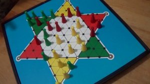 КАК ИГРАТЬ В КИТАЙСКИЕ ШАШКИ?