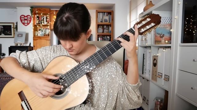 Bohemian Rhapsody para Guitarra por Paola Hermosín смотреть онлайн