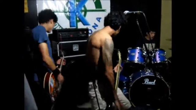 Shukakes - No me verás caer + El silencio de los inocentes (29.07.2011) смотреть онлайн