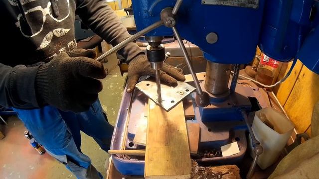 Стол из диска автомобиля Infiniti своими руками смотреть онлайн