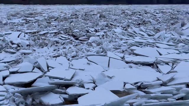 УРОВЕНЬ ВОДЫ В РЕКЕ | ЕКАБПИЛС | ГОРОД СЕЙЧАС | ЛАТВИЯ | ОГРОМНЫЕ ГЛЫБЫ | ПЛЯВИНЯС | УЛИЦЫ ГОРОДА смотреть онлайн