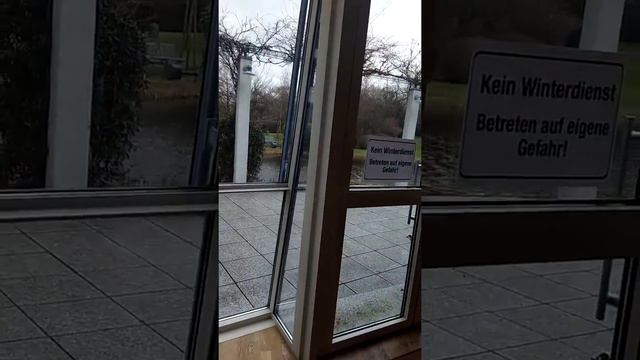 У Кати на работе. Томас Кук. смотреть онлайн