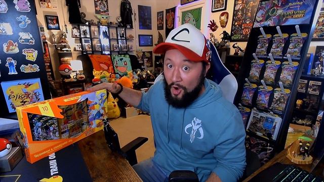 NEW CHARIZARD BOX FOUND!!! INSANE FINDS!! | Pokémon Card Hunting смотреть онлайн