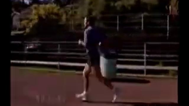 Split Screen Demonstration of Chi Running Gears смотреть онлайн