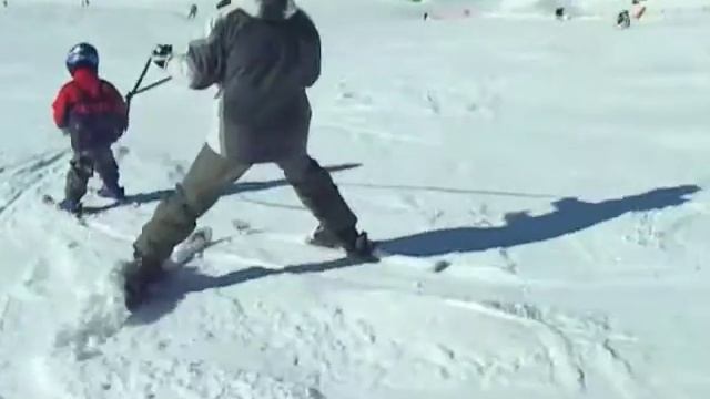 Антон - первый шаг на горных лыжах Seefeld, kids and ski смотреть онлайн