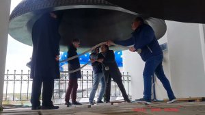 Троице-Сергиева лавра, звон в колокол "Благовестник" 35,5 тонн. Trinity Sergius Lavra bell ringing