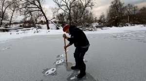 Пешня тонар ПР-02 с ножом ступенька. Тест пешни для зимней рыбалки по первому льду на реке Лопасня.