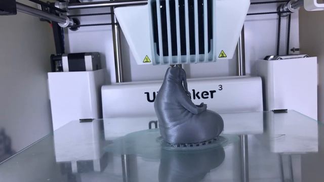 Завершение печати ждун на 3D принтере Ultimeker 3 смотреть онлайн