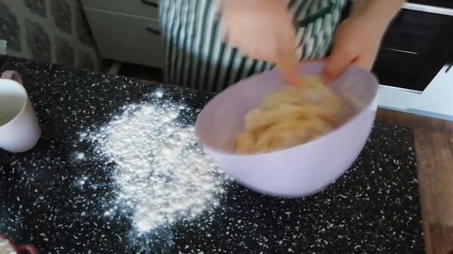 Тесто для пельменей заварное. Эластичное и простое в приготовлении. смотреть онлайн
