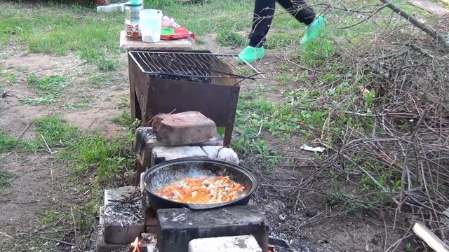ПЛОВ В КАЗАНЕ НА КИРПИЧИКАХ смотреть онлайн