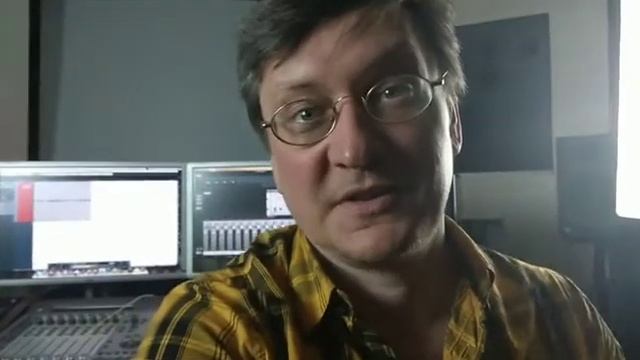 Запись стихов В студии Озвуча́ние Поэт перед микрофоном Стихи звучат Пусть слово звучит смотреть онлайн