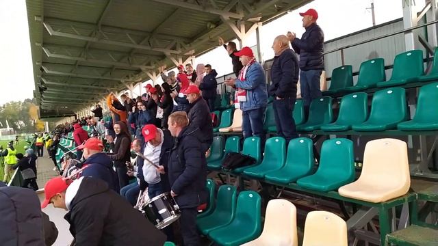 Болельщики дзержинского Арсенала празднуют гол в ворота Городеи смотреть онлайн