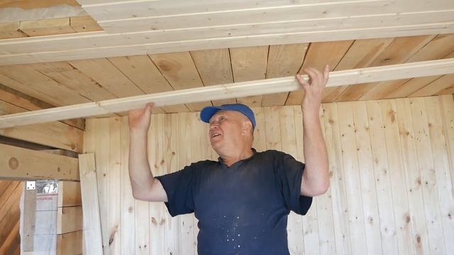 Обшиваем ВАГОНКОЙ СТЕНЫ и ПОТОЛОК дома !!! смотреть онлайн