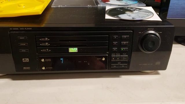 JVC XV-M555 XV-M555BK DVD Player Holds 3 Discs AS IS For Parts Repair Powers On смотреть онлайн