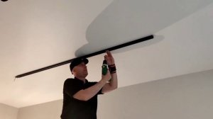 Монтаж трековых светильников (натяжной потолок)