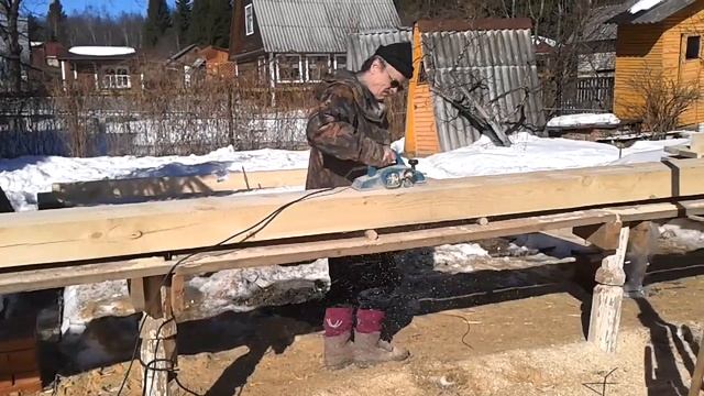 Острожка бруса рубанком Makita 1911 B смотреть онлайн