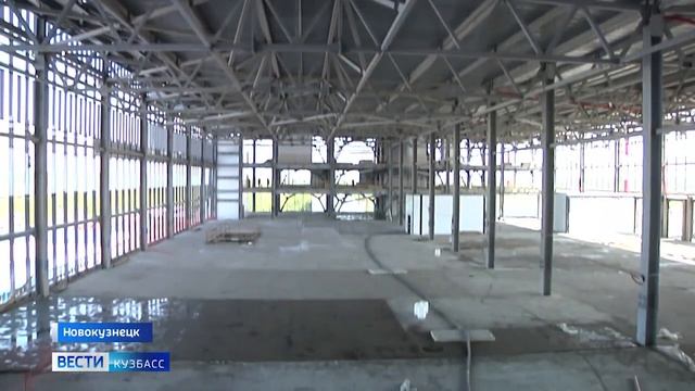 В новокузнецком аэропорту более чем на 50% выполнен монтаж кровли смотреть онлайн