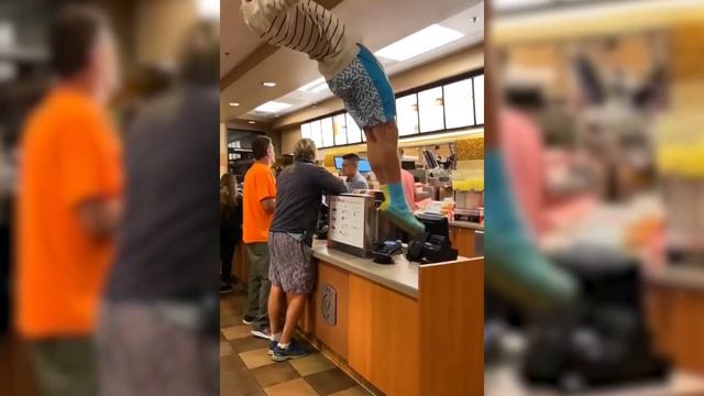 INSANE FLIPS IN PUBLIC REACTION! Best flips in public with Soloflow! смотреть онлайн