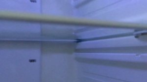 Как снять полки в холодильнике