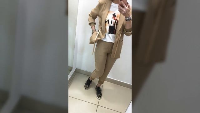 Женский бежевый брючный костюм смотреть онлайн