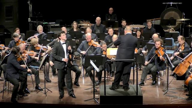 Kevin Spagnolo plays Weber n2 Clarinet Concerto смотреть онлайн