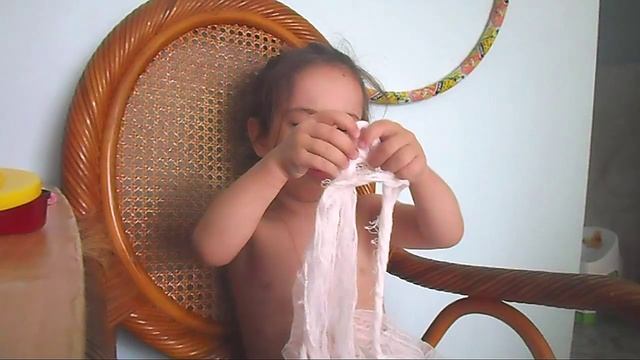 Шмакодявка поет песню про маму | Amazing girl sings:) смотреть онлайн