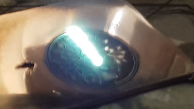 Лазерная гравировка на Золотой пластине чистка и глубина выреза лазером смотреть онлайн