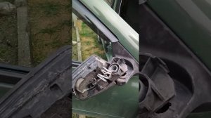 Калина 2, 2013. Разбираю зеркало, сломалось, не складывается.