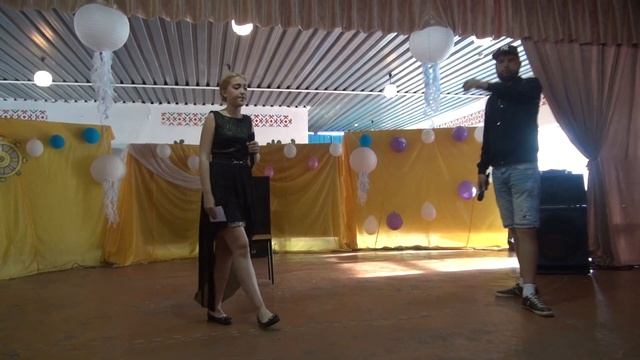 Диджей и вожатая. Песня "Дакота - Спички" смотреть онлайн