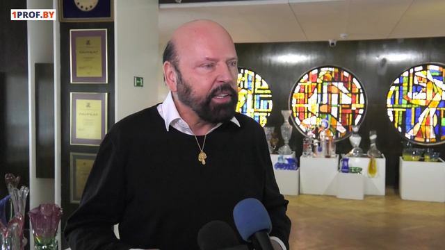 В их руках оживает стекло смотреть онлайн