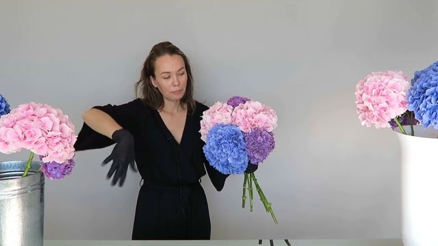 Как собрать большой букет из гортензий // Уроки флористики смотреть онлайн