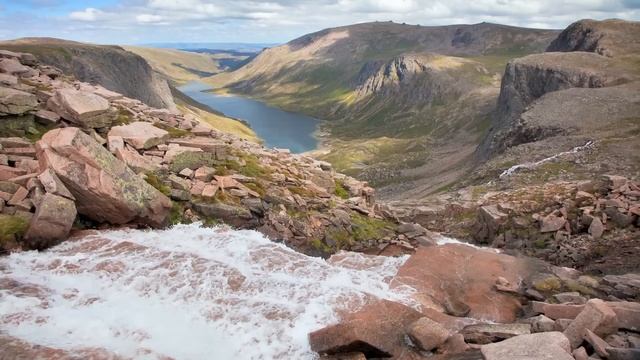 The Cairngorms National Park - a special place смотреть онлайн