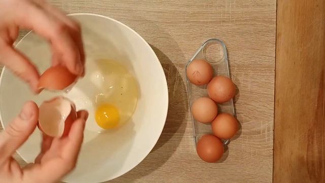 Традиционный испанский омлет, состоящий ТОЛЬКО из 4 простых ингредиентов! смотреть онлайн