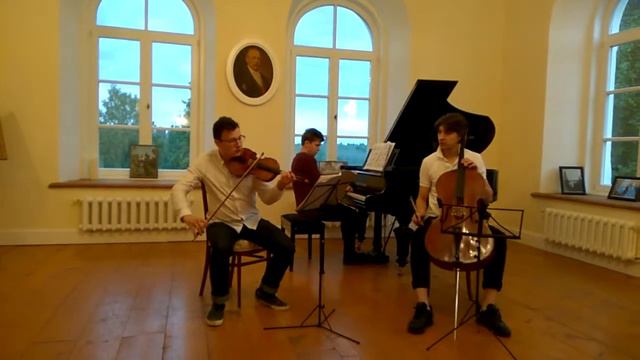 Brahms trio B major смотреть онлайн