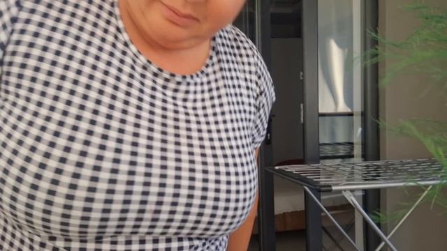 ВАРЮ ВАРЕНЬЕ И СТИРАЮСЬ МОЯ ЖИЗНЬ ПРЕКРАСНА