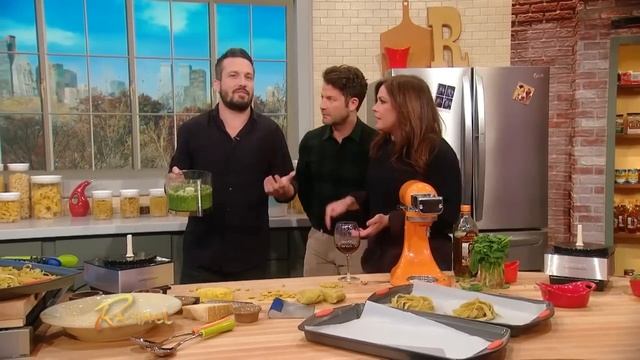 A Mouth-Watering Pasta Dish for Pesto Lovers смотреть онлайн