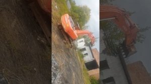 Разбор здания экскаватором ч1