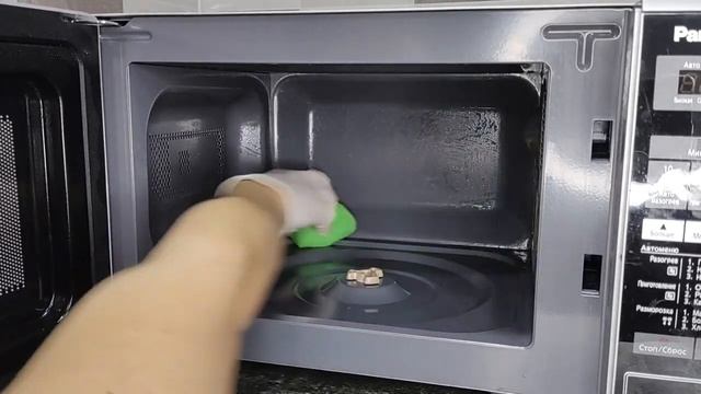 Как БЫСТРО ПОЧИСТИТЬ МИКРОВОЛНОВКУ в домашних условиях: результат вам понравится смотреть онлайн