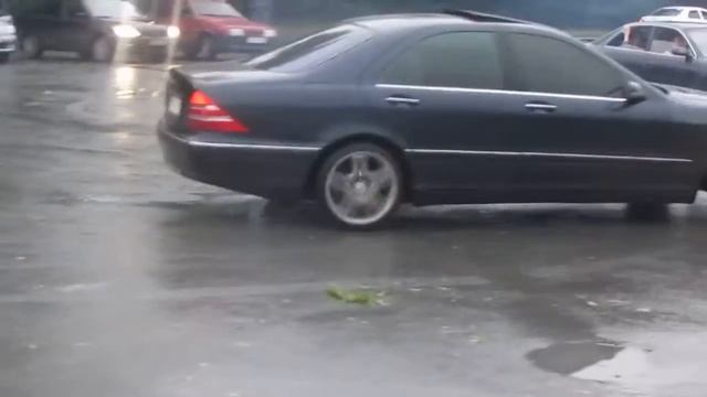 МЕРСЕДЕС ВАЛИТ S500 W220 смотреть онлайн