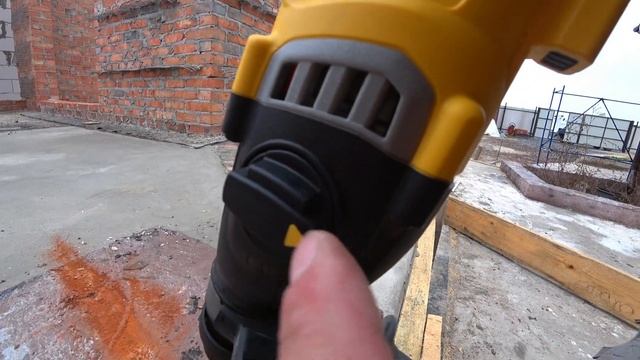 Проблемы с перфоратором DEWALT DCH263