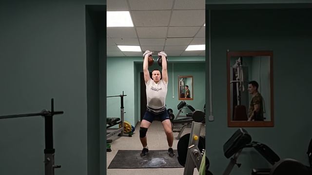 Толчок гирь 24 кг. #проходка . 7 минут. 100 подъёмов. Тренировка толчка гирь. смотреть онлайн