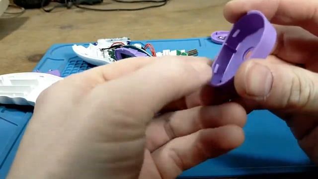 Разборка термометра AIQURA AD801 Ремонт кнопки включения смотреть онлайн