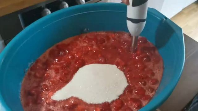 ДЖЕМ из свежей КЛУБНИКИ без варки смотреть онлайн