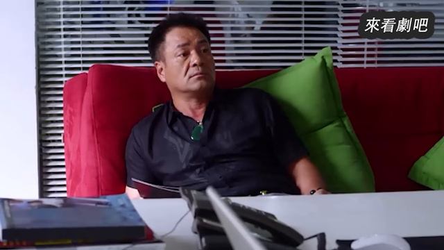 丈夫看不上妻子，哪料妻子扭頭就被總裁追求，丈夫着急了！ смотреть онлайн
